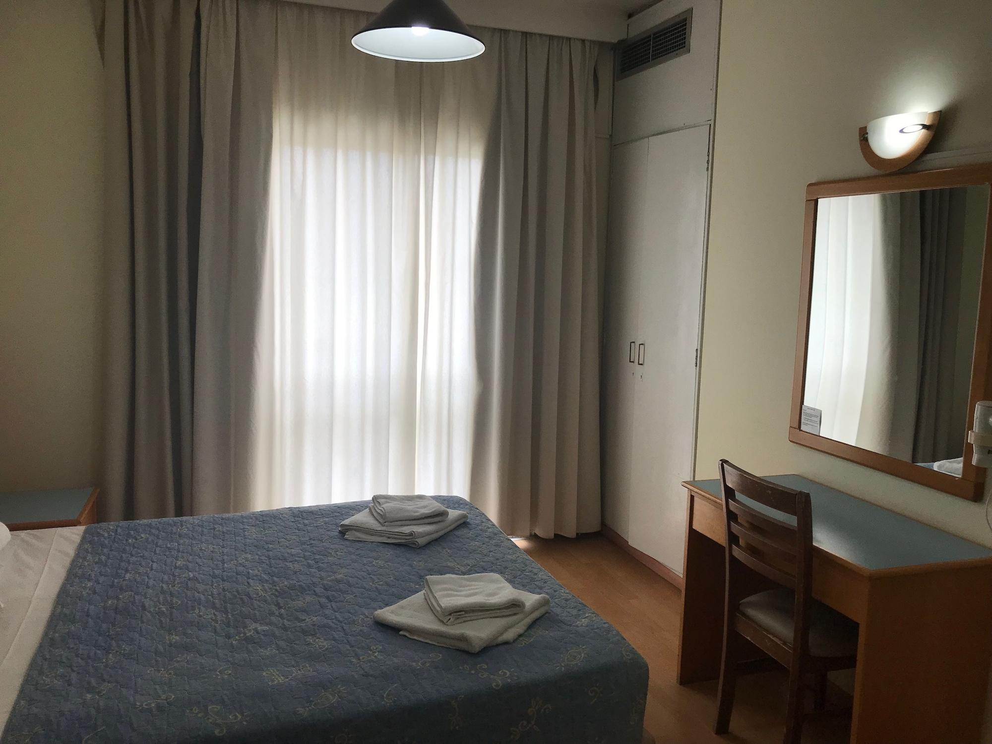 Daphne Hotel Apartments Paphos Exterior foto