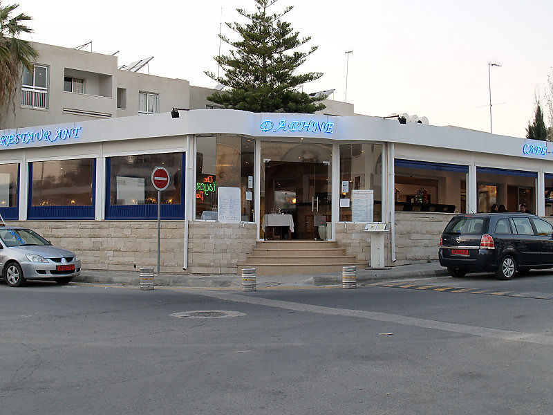 Daphne Hotel Apartments Paphos Exterior foto