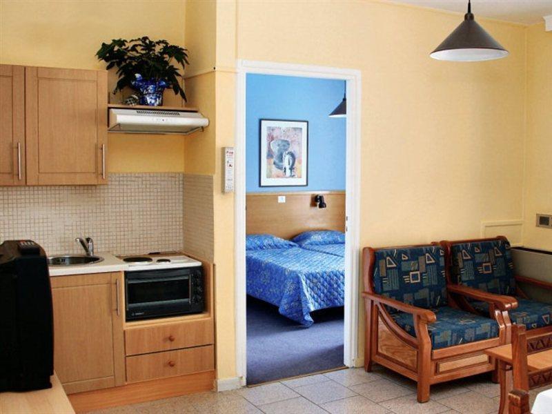 Daphne Hotel Apartments Paphos Exterior foto