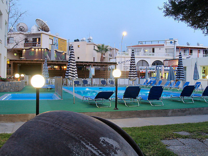 Daphne Hotel Apartments Paphos Exterior foto