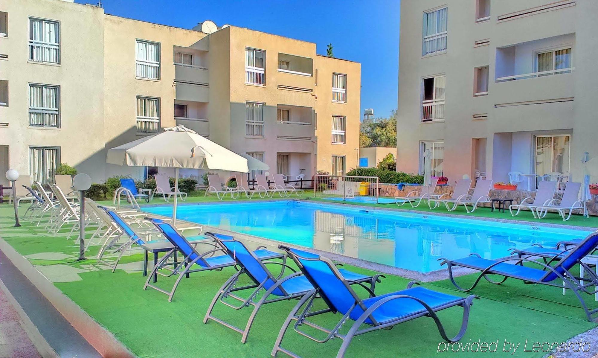 Daphne Hotel Apartments Paphos Exterior foto