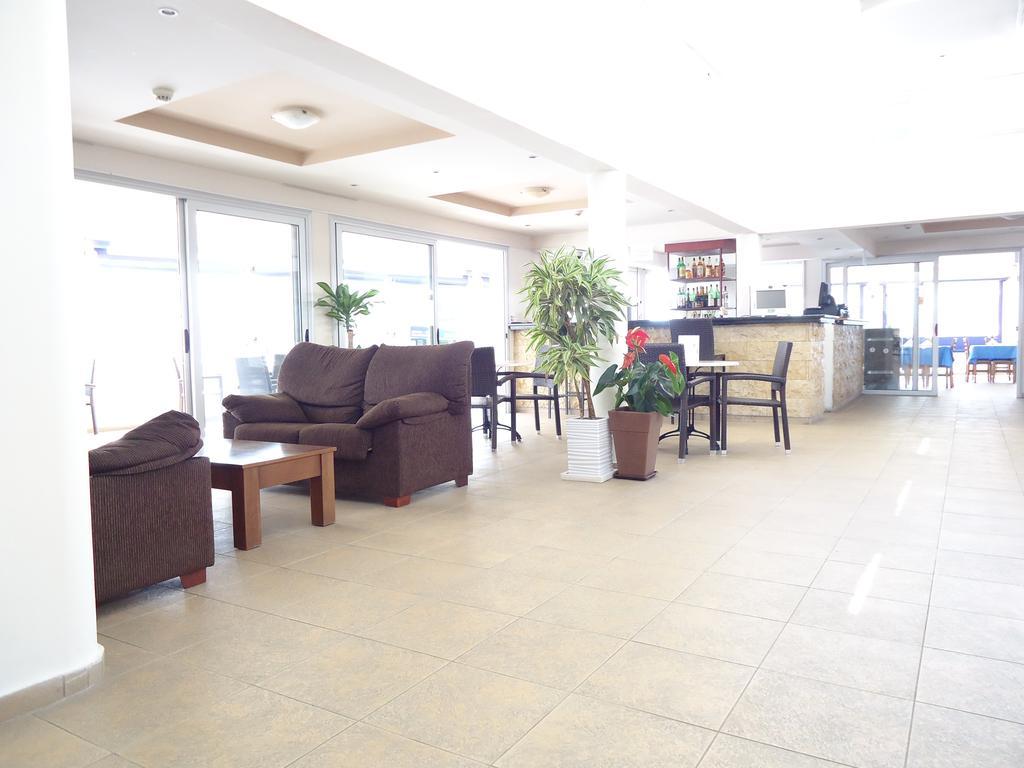 Daphne Hotel Apartments Paphos Exterior foto
