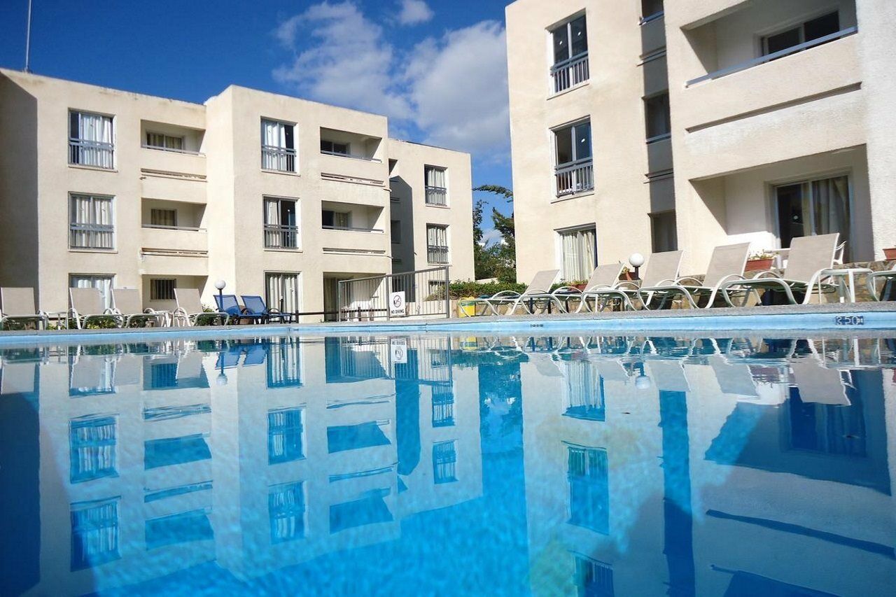 Daphne Hotel Apartments Paphos Exterior foto